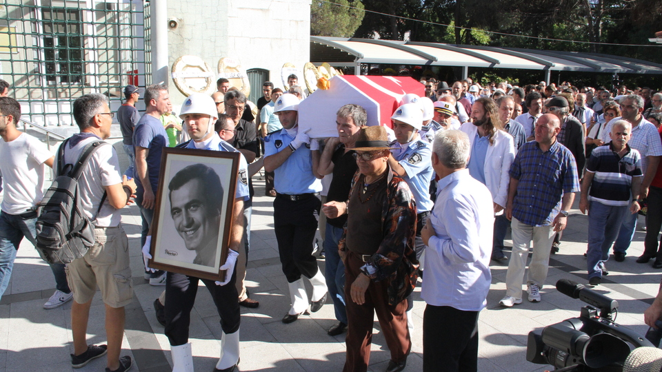 Usta oyuncu son yolculuğuna uğurlandı