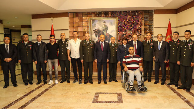 Bakan Işık, 15 Temmuz gazisi askerlerle bir araya geldi