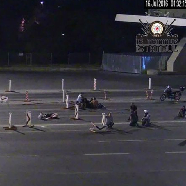 "Hiçbir polis silahını teslim etmeyecek talimatı verdim"