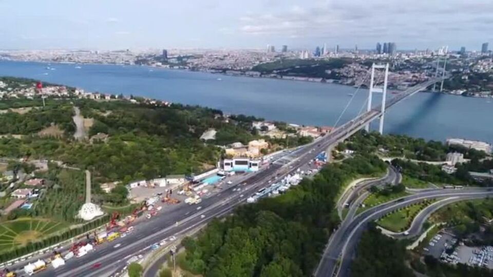 1 yıl sonra meydanlar yine doldu