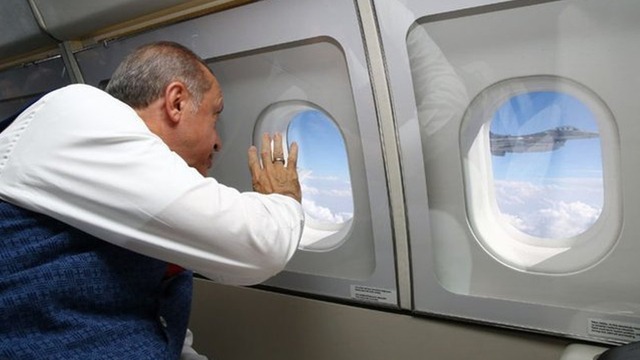 İşte Erdoğan'a havada eşlik eden pilot