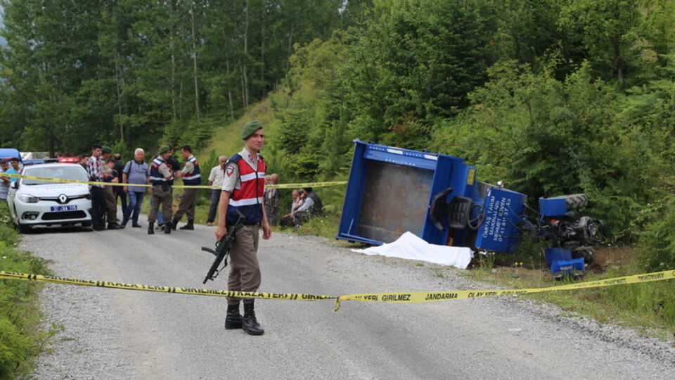 Öğrencilerin bindiği patpat devrildi: 1 ölü, 5 yaralı