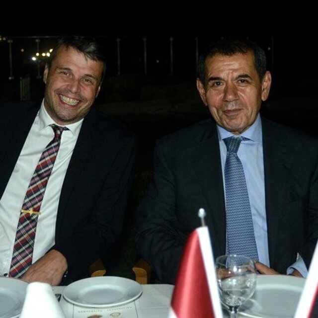 G.Saray'dan Östersunds'a yemek