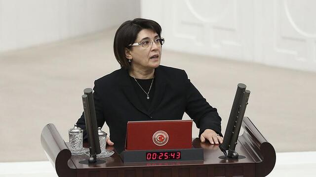 Leyla Zana'nın milletvekilliğinin düşürülmesi talebi kabul edildi