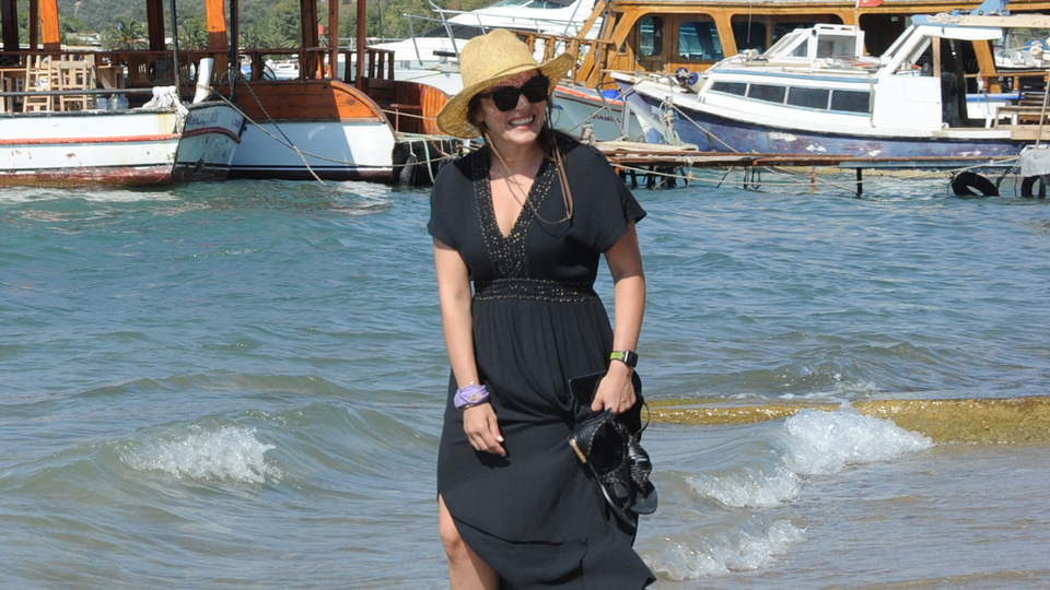 Tatile Çeşme'de başladı