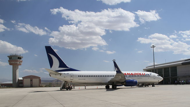 Trabzon-İstanbul uçağı acil iniş yaptı