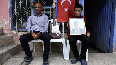 Necmettin öğretmen için 'teröre lanet' yürüyüşü