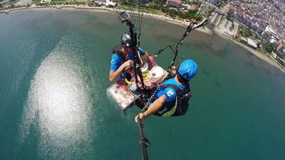 Havada mangal yapıp yediler!