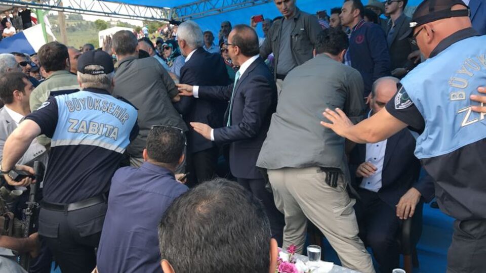 Bakan Kurtulmuş kavganın ortasında kalmıştı! Bakanlık harekete geçti