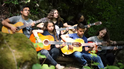 Çayelili gençler çaldı, dünya izledi!