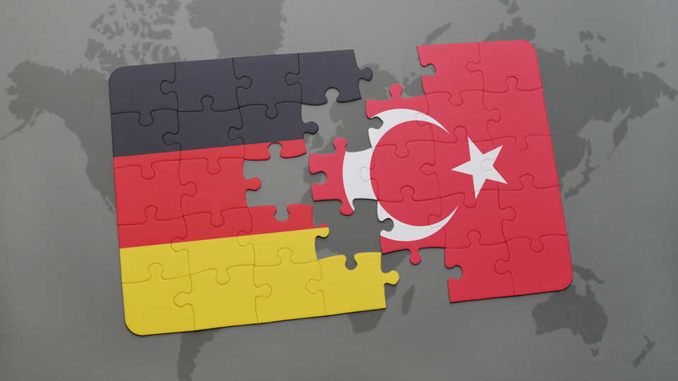 Almanya'dan iptaller başladı