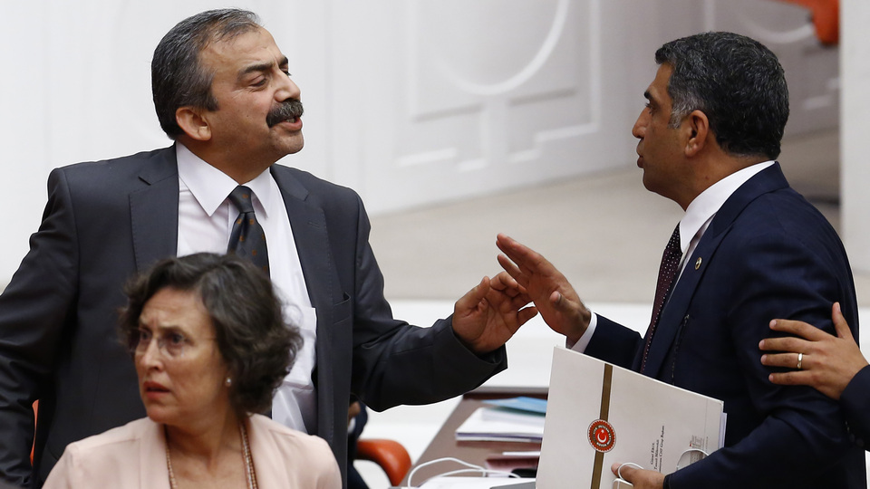 CHP ve HDP arasında 'PKK' gerginliği