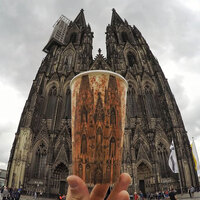 Bardak satarak 17 ülke gezen Türk