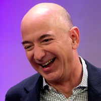 Bir anda dünyanın en zengin insanı oldu