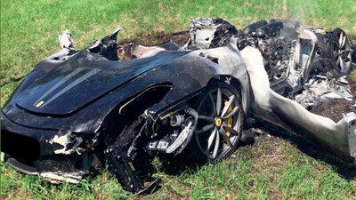 Ferrari'sini yakan bilge