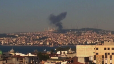 Üsküdar'daki yangın karşı yakadan göründü!