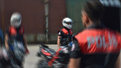 4. Levent'te yunus ekibi kaza yaptı! 2 polis yaralı