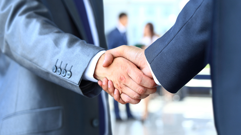 2 dev holding birleşti