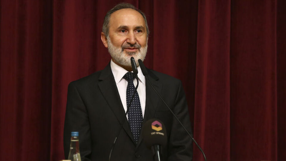 Ekrem Keleş kimdir?