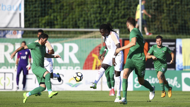 G.Saray, Akhisar'a takıldı
