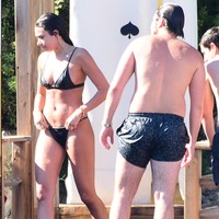 Ünlü şarkıcının kızı aşka geldi