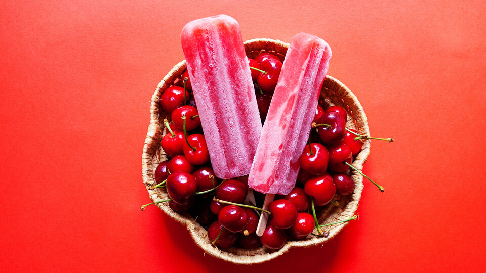 Vişneli buz çubukları