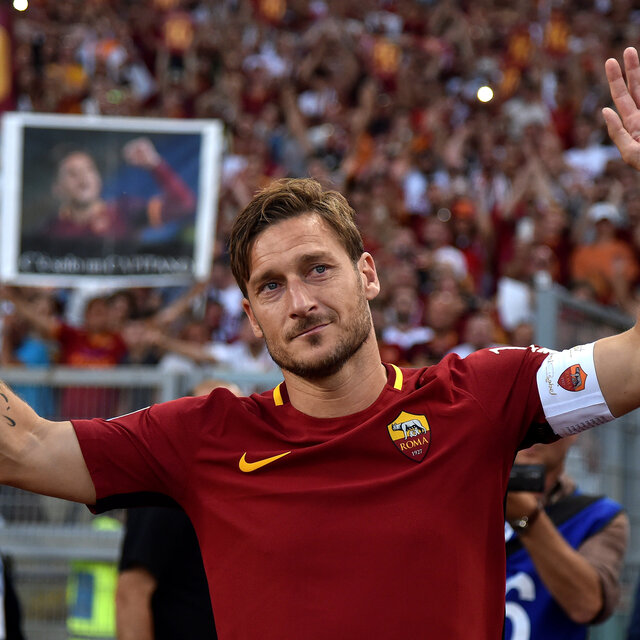 Totti'nin forması artık uzayda!
