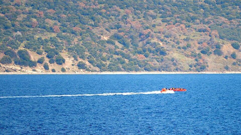 17 Türk Rodos'a kaçtı! Sığınma talebi...