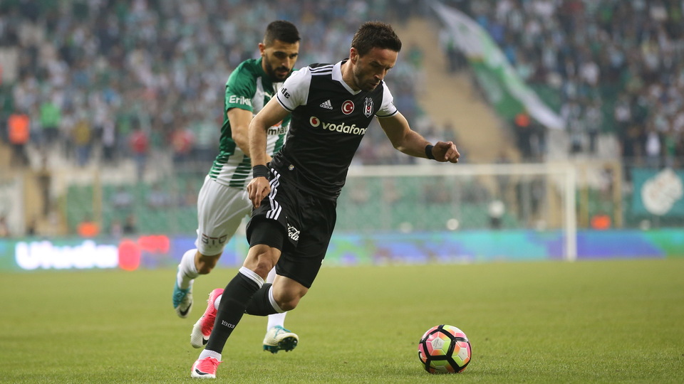 Gökhan Gönül'den müjde!