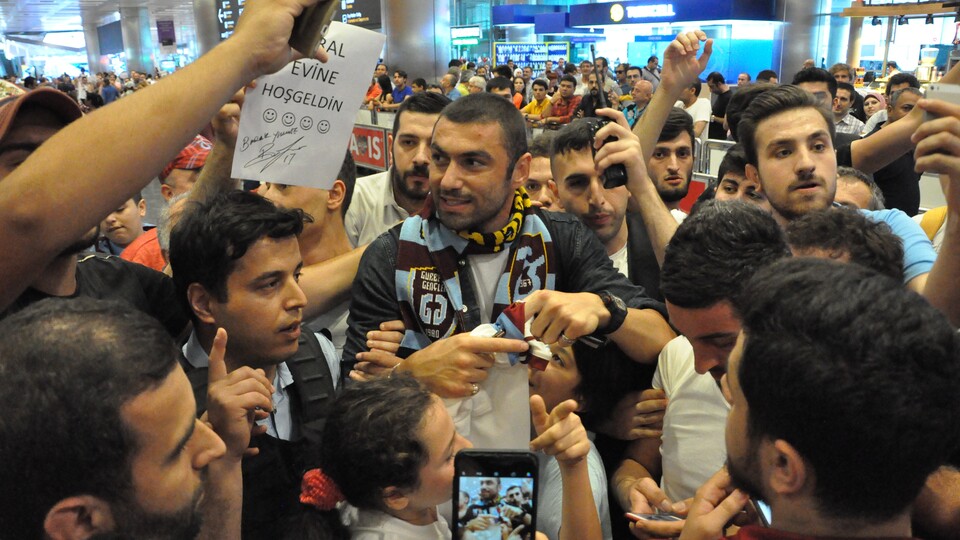 Burak Yılmaz İstanbul'a geldi