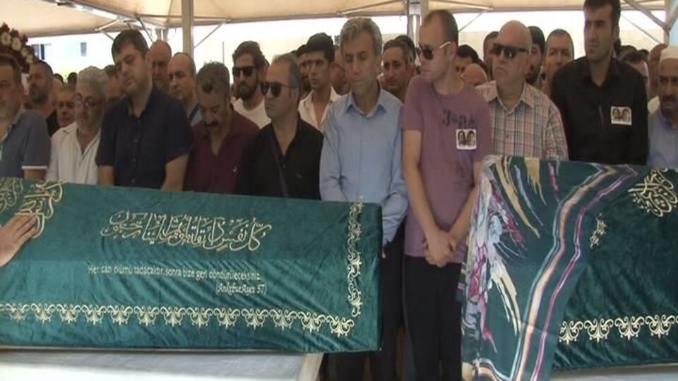 Tekne kazasında hayatını kaybeden anne oğul son yolculuğuna uğurlandı