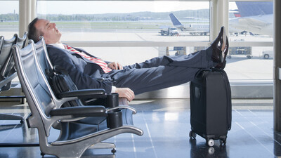 Havalimanında iyi uyku için 5 tüyo