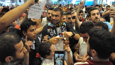 Burak Yılmaz, Trabzon'a geldi