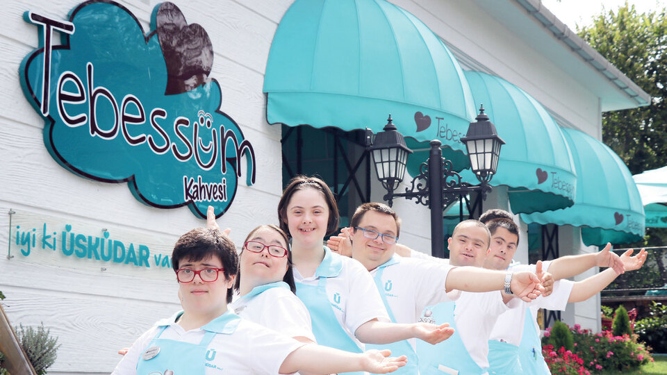 Üsküdar'da engelleri aşan 'güleryüzlü' kafe