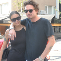 "Sevgilim değil kız kardeşim"