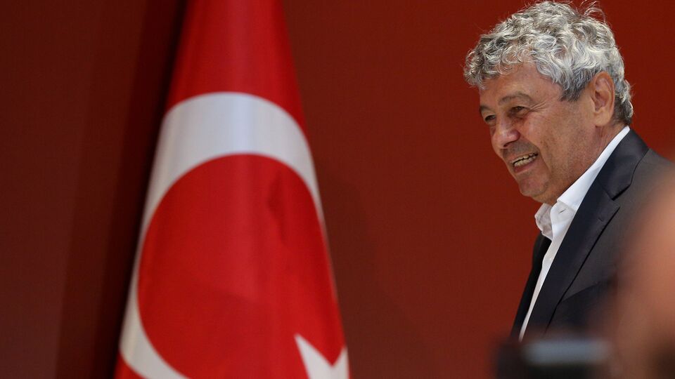 Lucescu, yurt dışındaki milli futbolcularla görüşüyor!