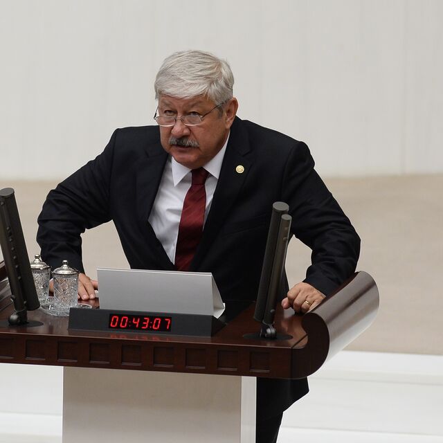 CHP'li Akaydın: 15 Temmuz şehitlerinin önünde saygıyla eğiliyorum