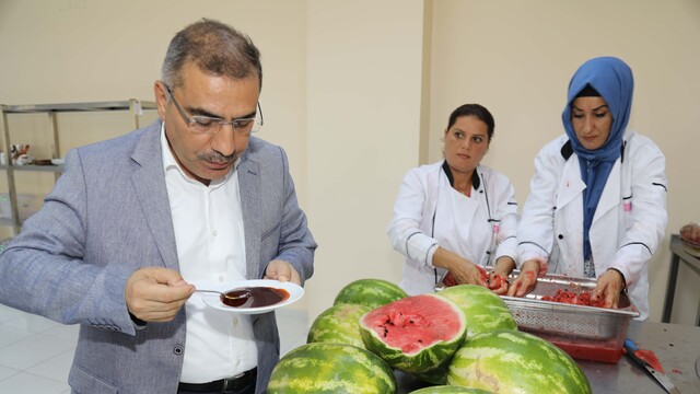Karpuzdan 'süper pekmez' ürettiler