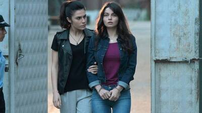 Meryem'i hem içeride, hem de dışarıda büyük tehlikeler bekliyor!