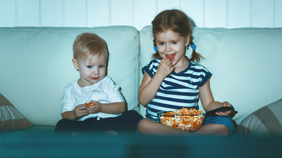 Anneler babalar dikkat! 2 yaşın altındaki çocuklara çizgi film izlettirmeyin