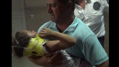 Mısır yerken bir anda yere düşüp, çırpınmaya başladı!