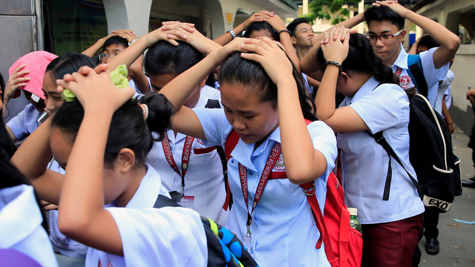 Filipinler'de deprem