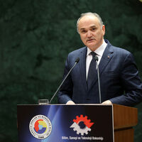 Bakan Özlü'den yerli otomobil açıklaması