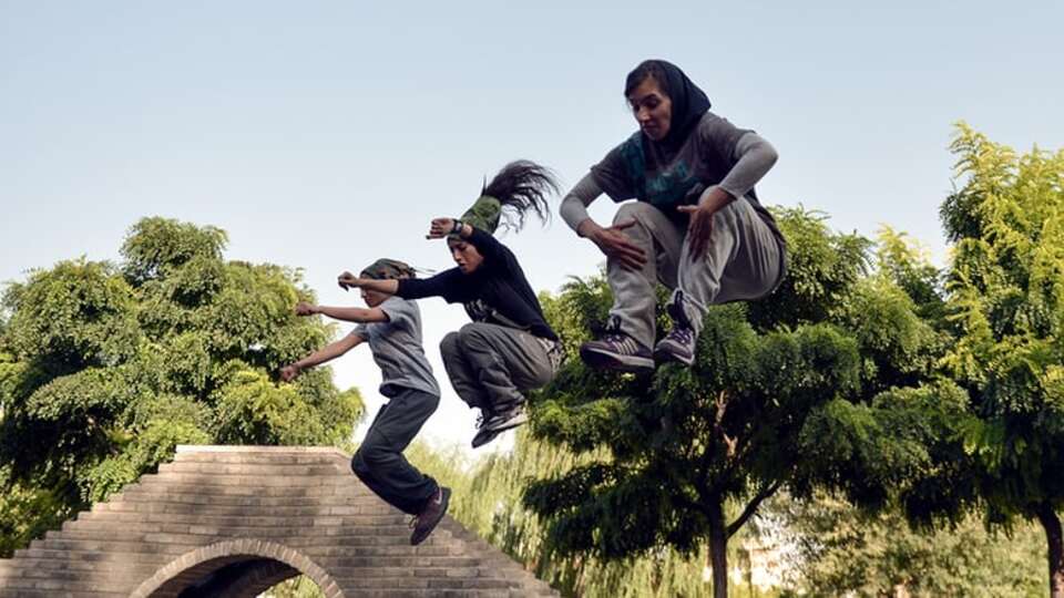 İranlı kadınlar 'cenneti' buldu: İstediklerini giyiyorlar