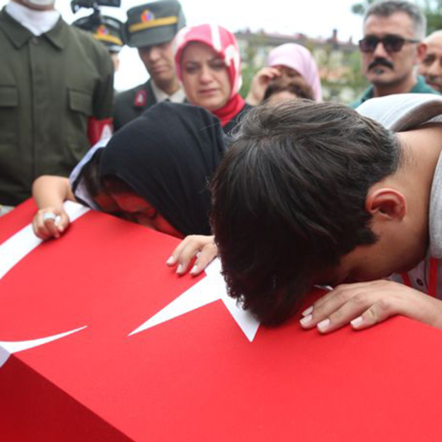 Trabzon şehidine, doğum gününde son veda!