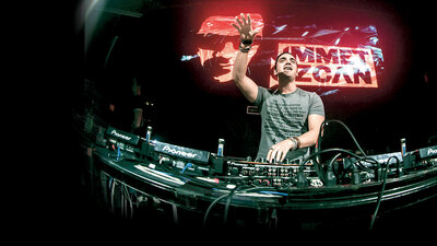 Dünyanın en iyi DJ'lerinden Ümmet Özcan: 'Yeni parçalarımı çalmak için sabırsızlanıyorum'