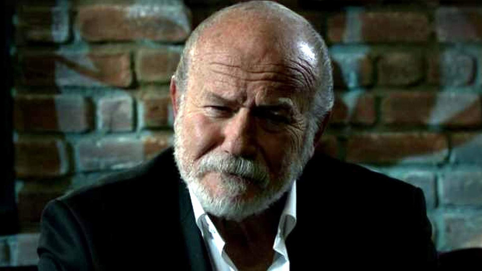 Ünlü sanatçı hayatını kaybetti!