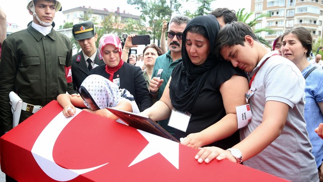 Maçka şehidinin eşi, o talebini açıkladı