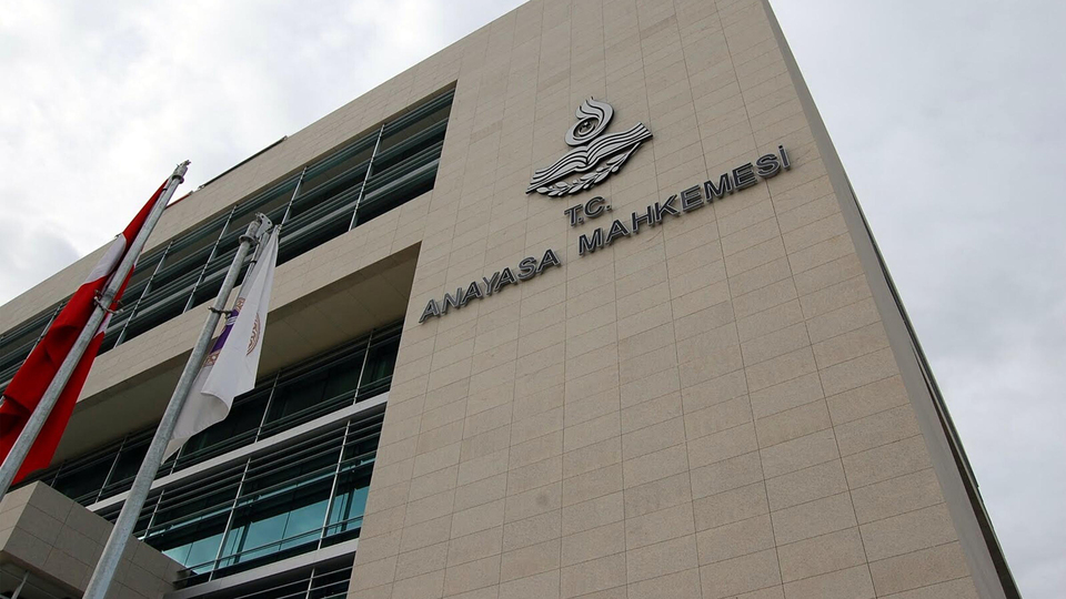 Albay 'kumpas' dedi, AYM reddetti