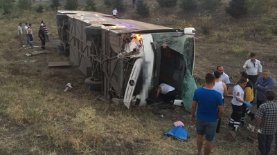 Ankara'da yolcu otobüsü şarampole uçtu, ölü ve yaralılar var